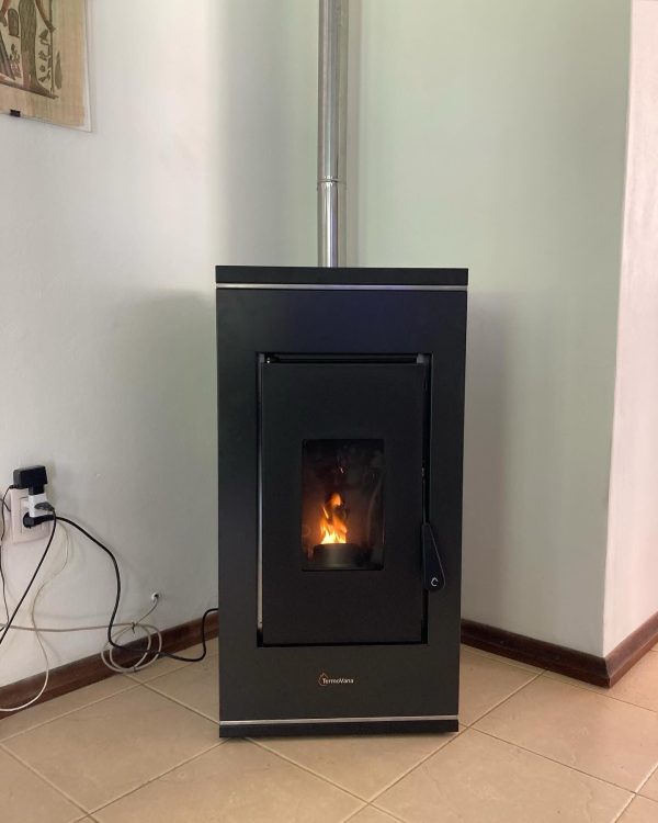 Estufa a Pellet Termovana Italiana Sofia 9 kw + kit pared obsequio+ Instalacion - Image 6