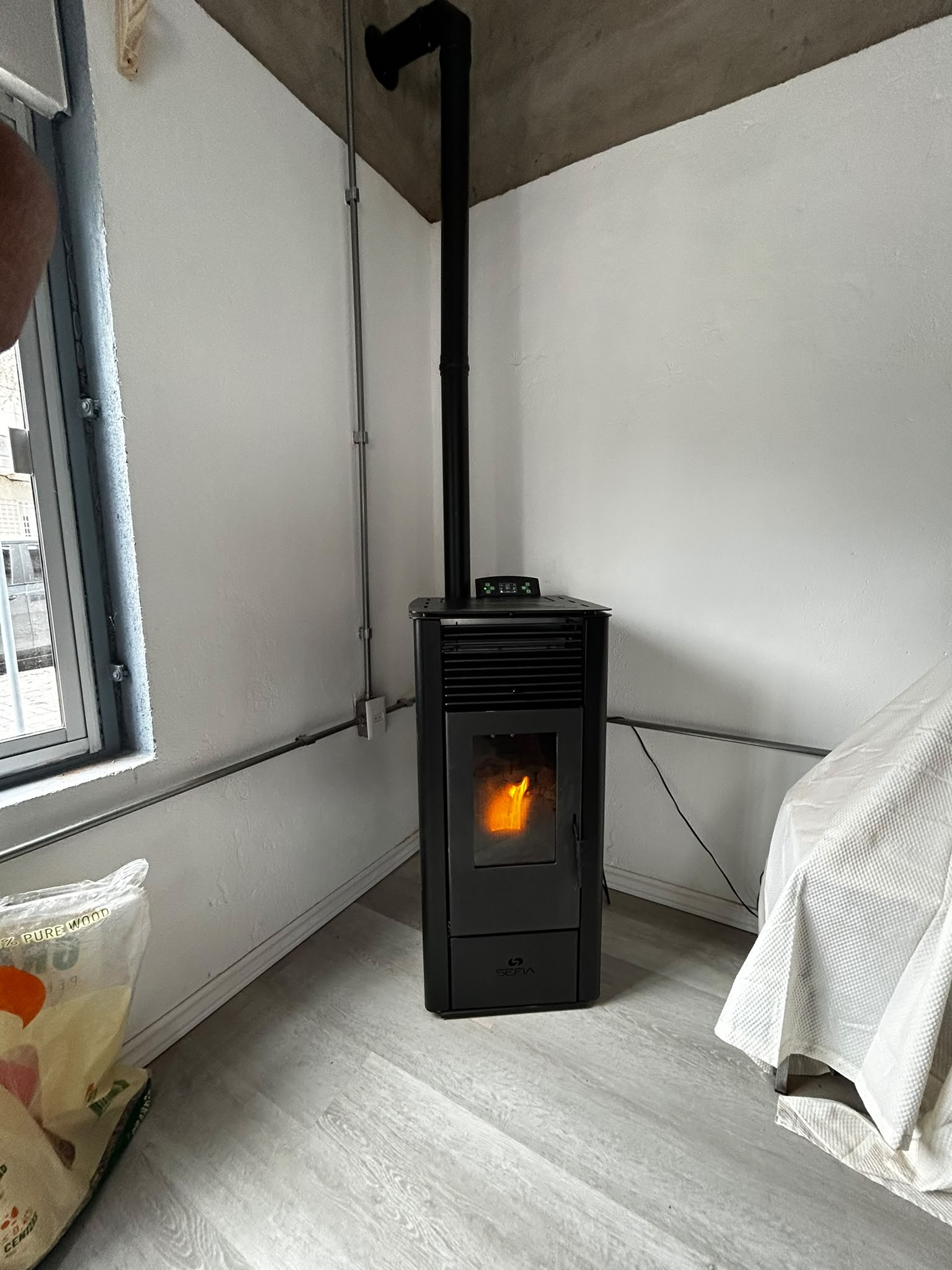 PROMO Calefactor A Pellet 11kw 110m2 + Kit pared + Wifi + Jarra - Imagen 10