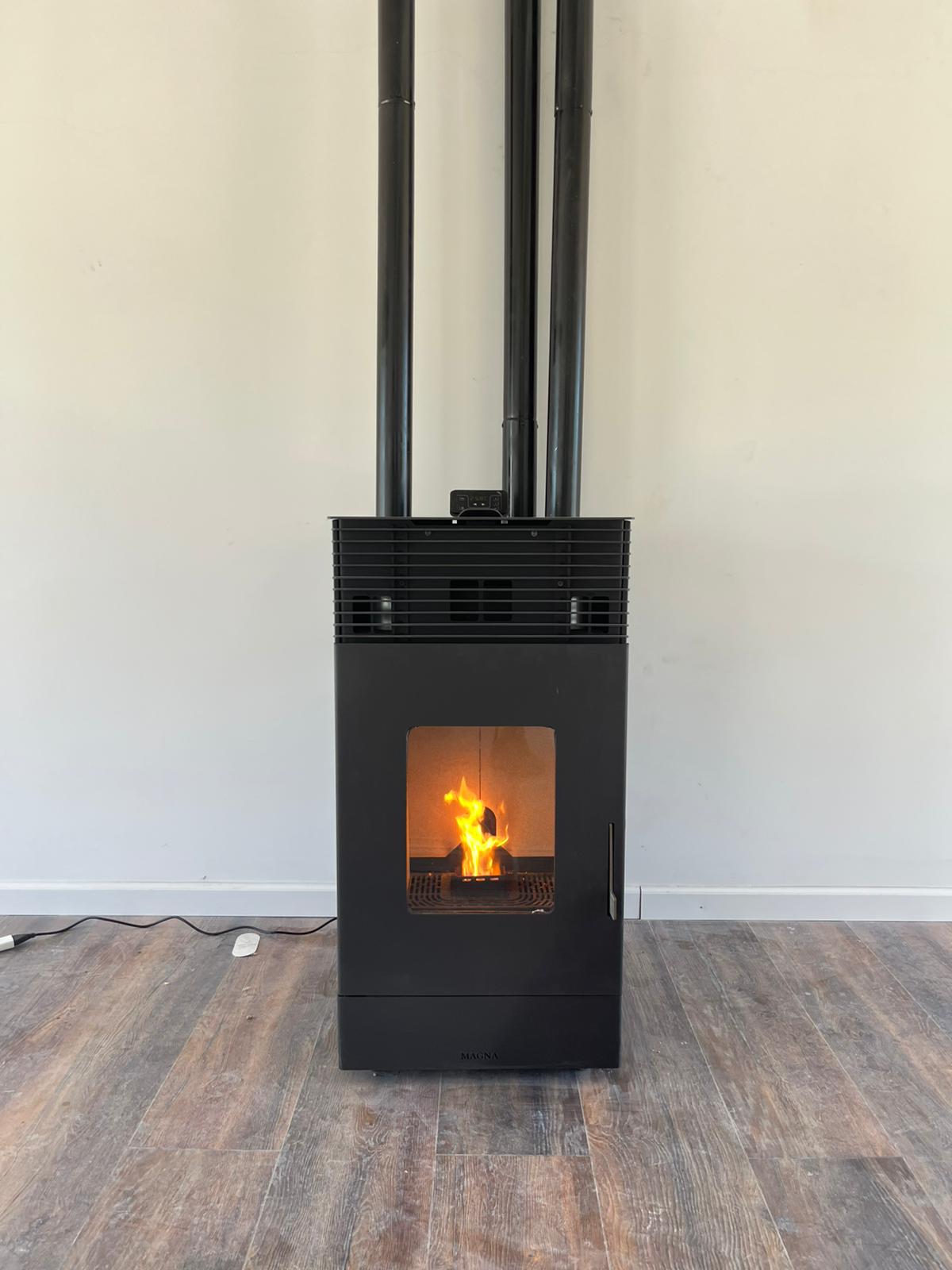 Estufa a Pellet A++ Frida 10 Kw Canalizable a distancia - Imagen 5