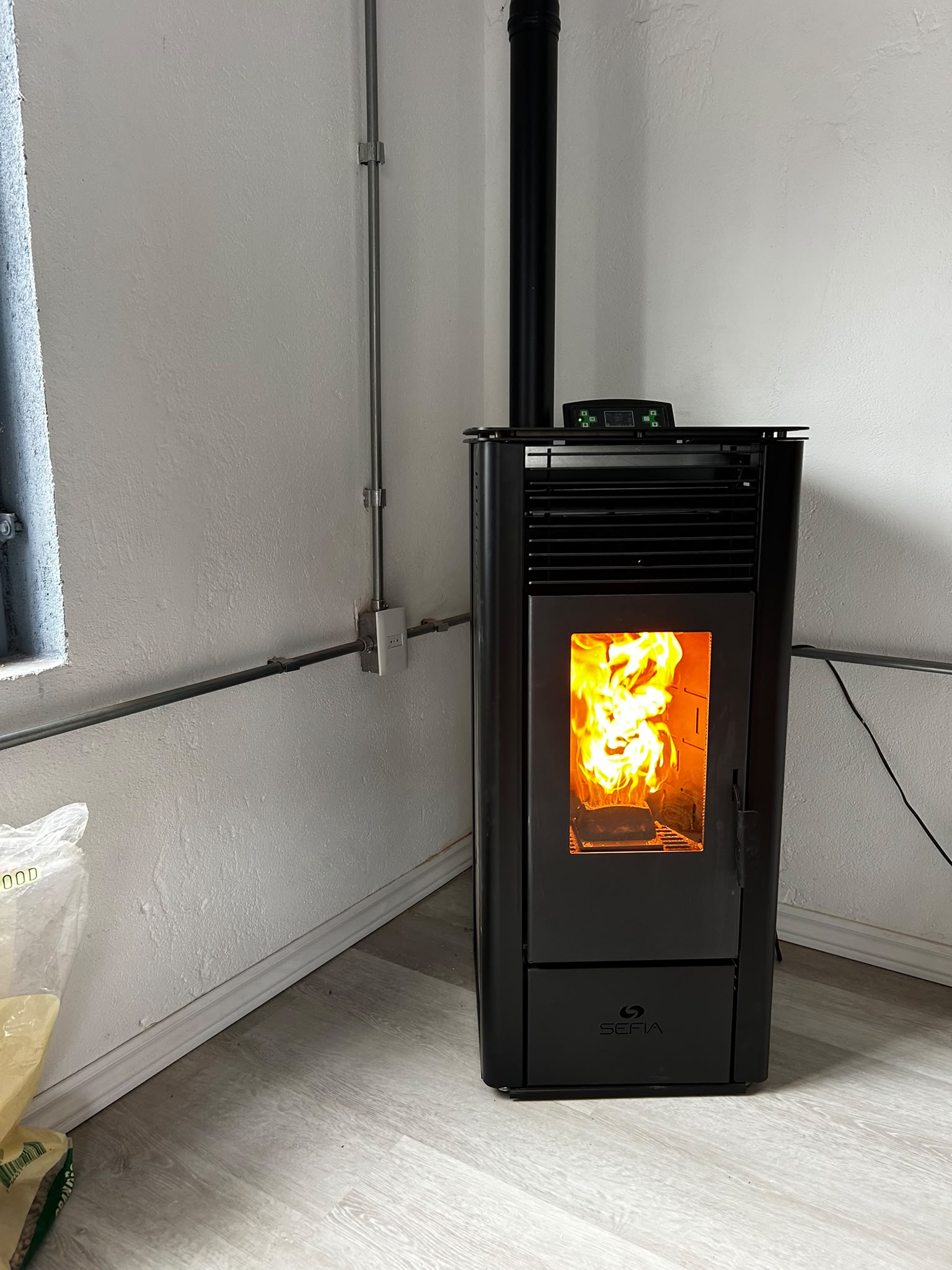 PROMO Calefactor A Pellet 11kw 110m2 + Kit pared + Wifi + Jarra - Imagen 8